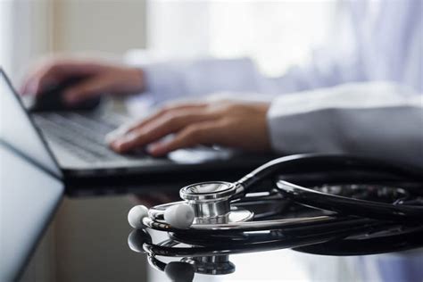 Medical exams for visitors, students and workers .